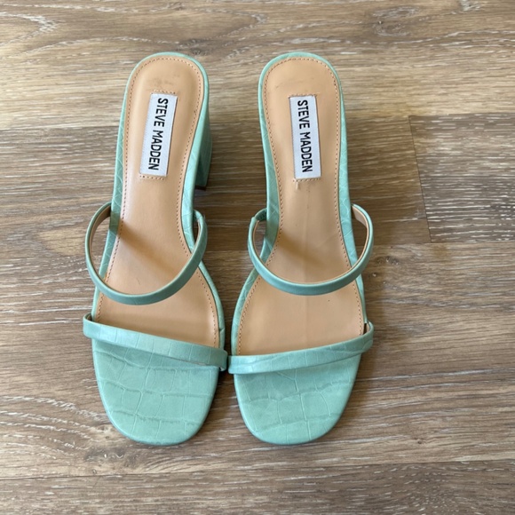Steve Madden Issy Crock Embossed Block Heel Sandals Mint Green - Picture 3 of 9
